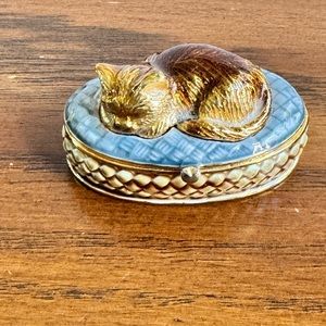 Monet Kitty Laying Sleeping Cat Cloisonné Enamel Keepsake Trinket Box Kitten